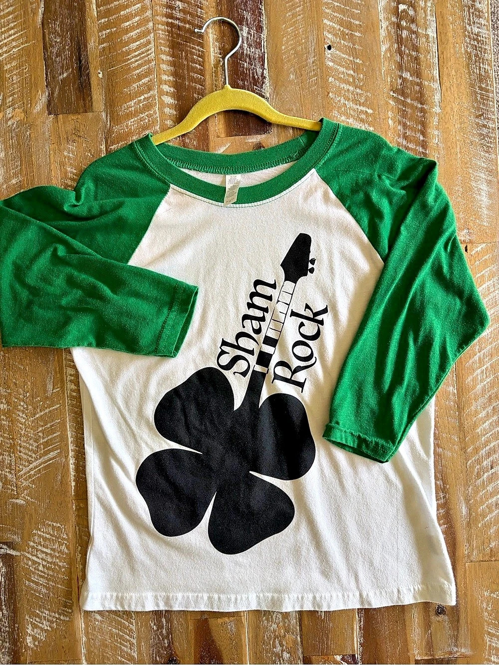 Sham Rock Graphic Raglan Tee size M